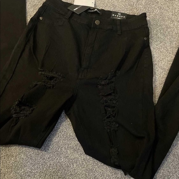 Brand New Fashion Nova Ripped Jeans - Picture 3 of 3